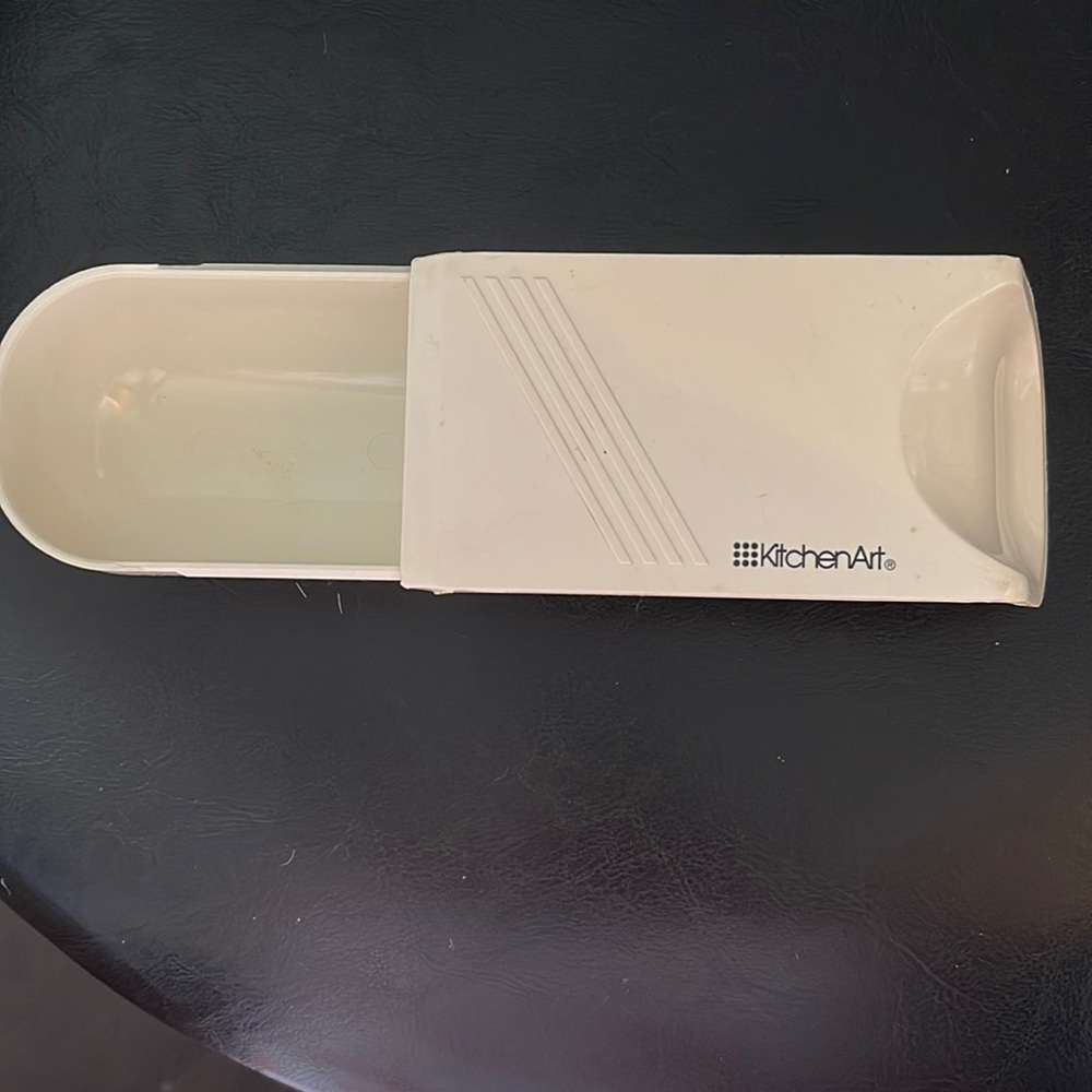 New Kitchen Art Adjustable Measuring Scoop in cups & ML
